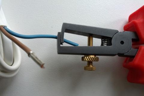 Инструмент для зачистки изоляции